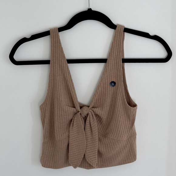NWT Abercrombie & Fitch S bow cropped tank tan - Picture 3 of 4